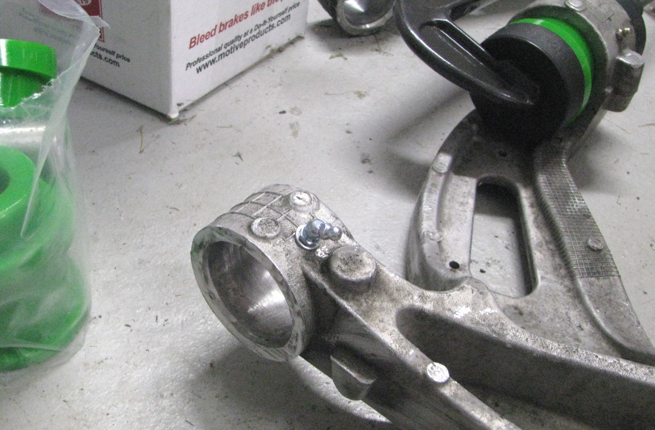 Tutorial (step by step)for pressing in and out V1 control arm bushings